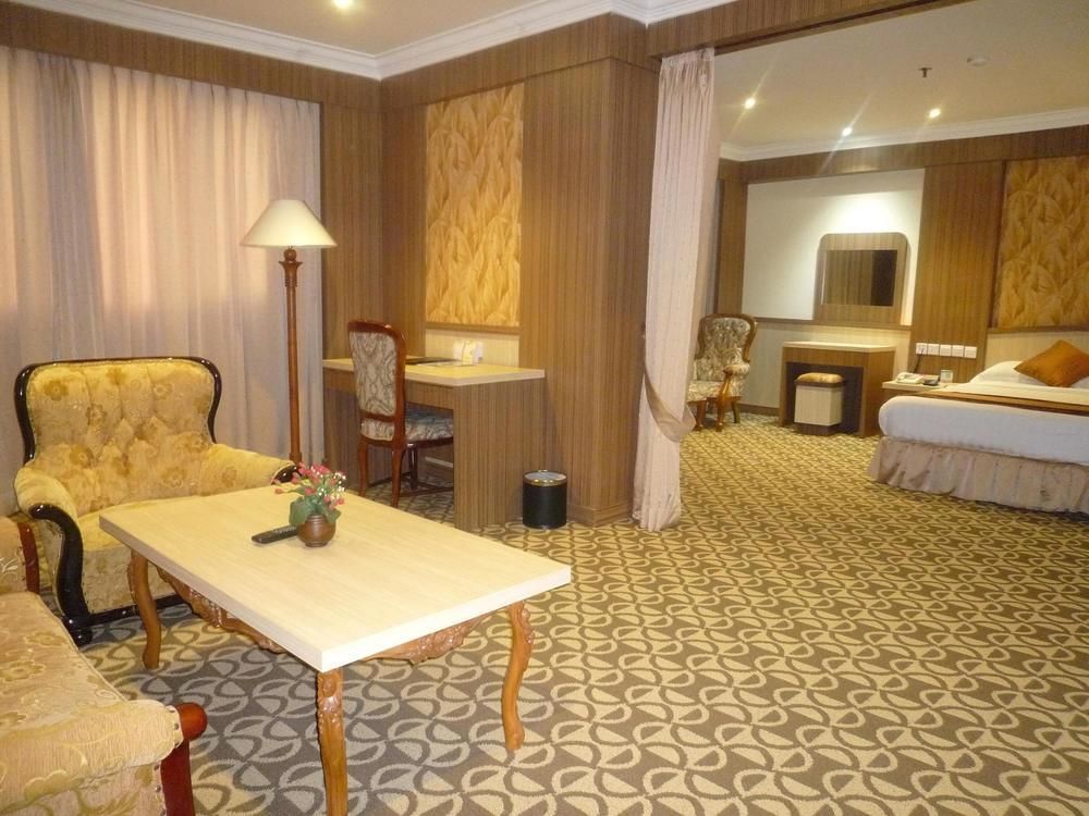 Formosa Hotel Batam Exterior photo
